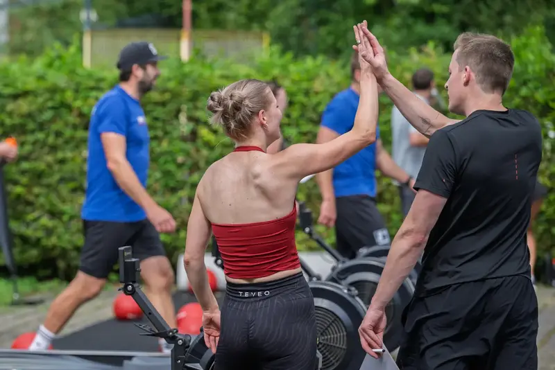 High Five nach der Runde